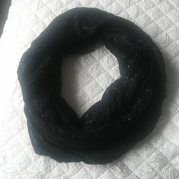 black infinity scarf with silver thread - Picture 5 of 7